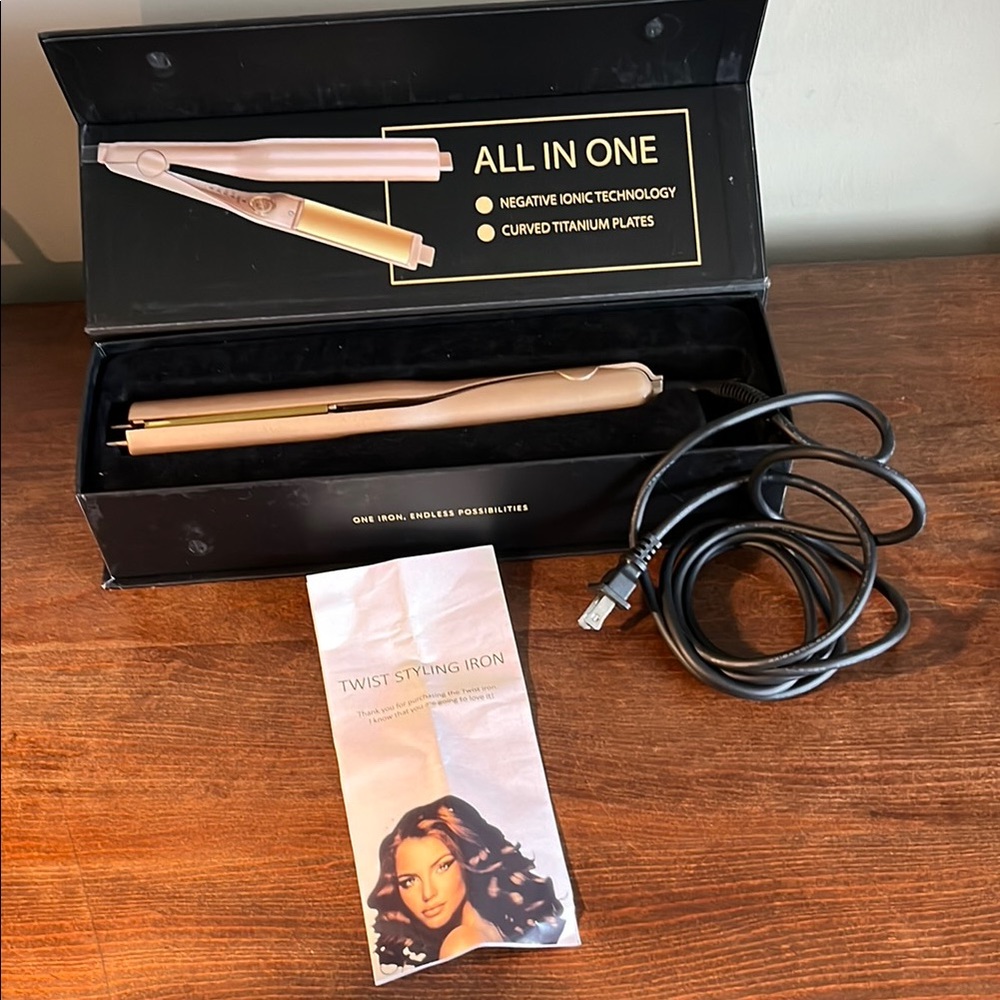 Twist Styling Iron - Gold